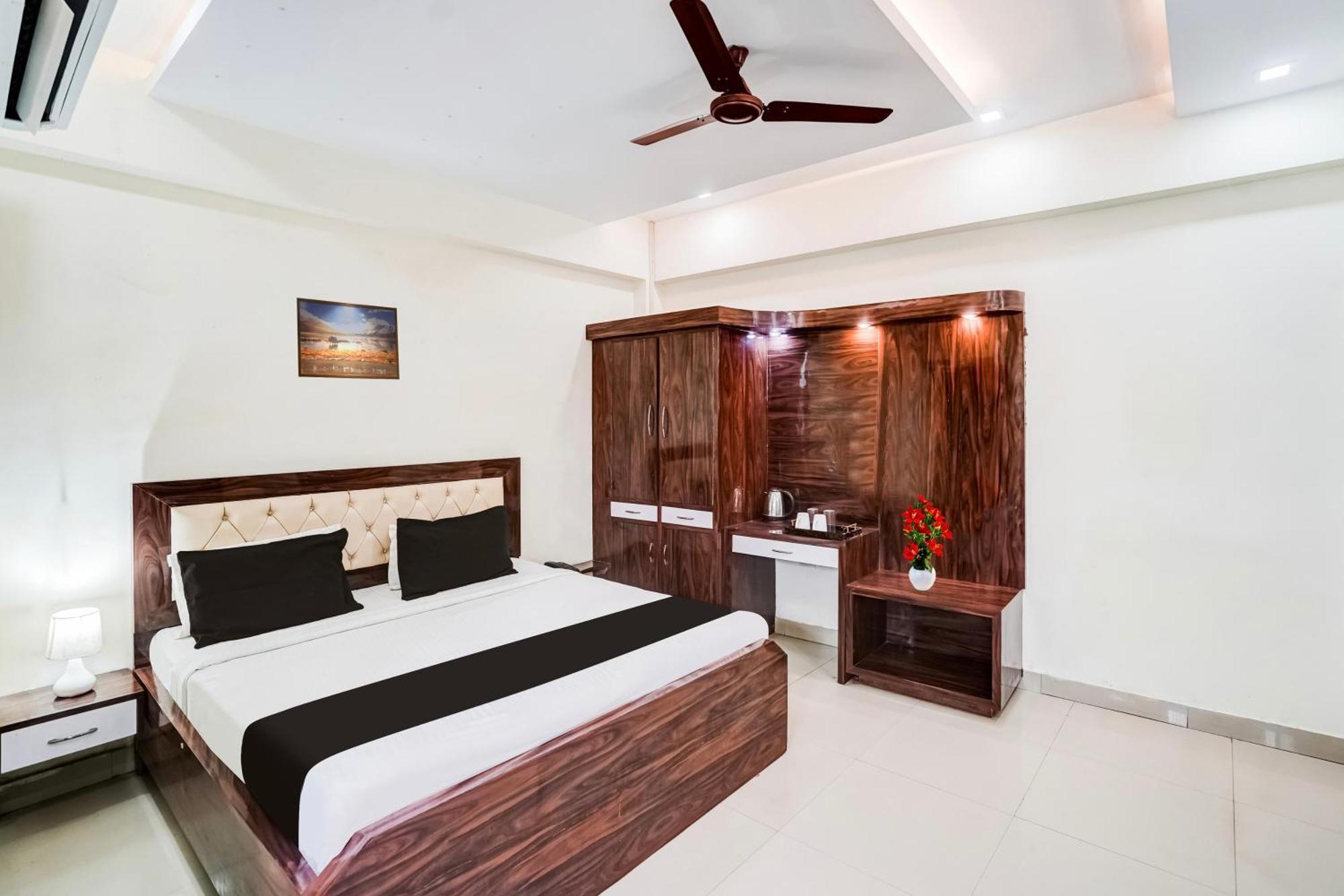 Super Hotel O Sgpgi Bijnaur Екстер'єр фото